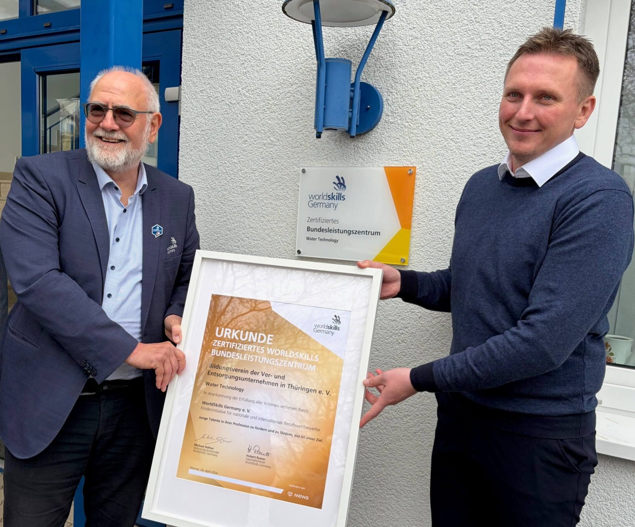 Die Fassade schmückt seit dem 24. April 2026 die Tafel „Zertifiziertes Bundesleistungszentrum“