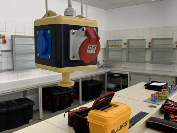 Fachkabinett für Elektro- sowie Mess-, Steuerungs- und Regelungstechnik im BVE Weimar